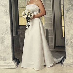 Ginnis Wedding Dress size 8